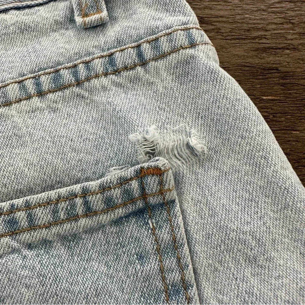 Vintage Faded‎ Glory Womens 14 light wash Hi waisted Mom Jean Shorts Lightweight